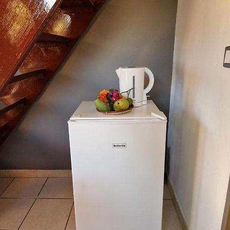 Studio rénové au coeur de Sainte Anne Extérieur photo