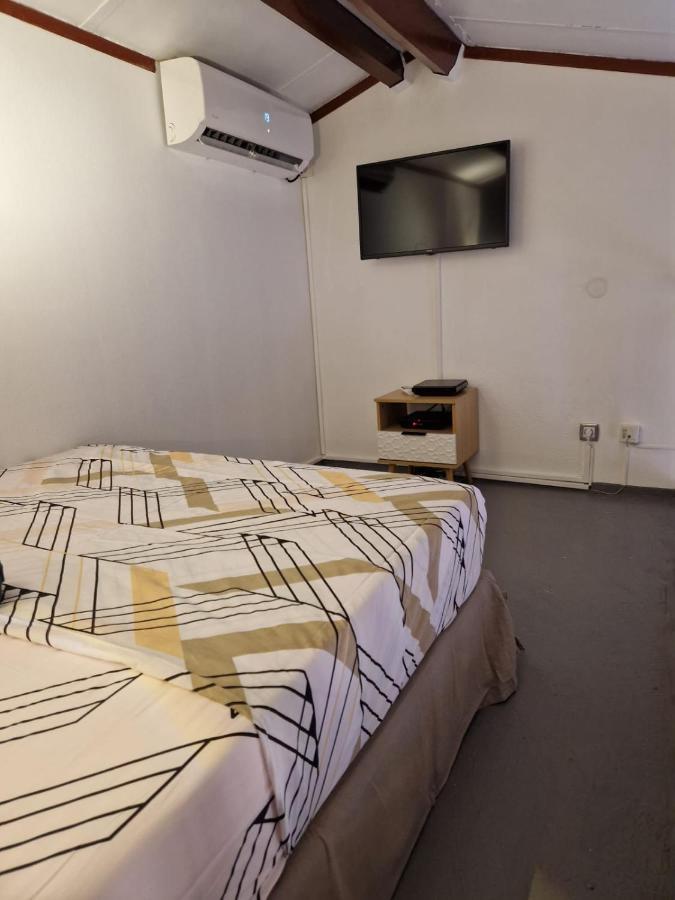 Studio rénové au coeur de Sainte Anne Extérieur photo